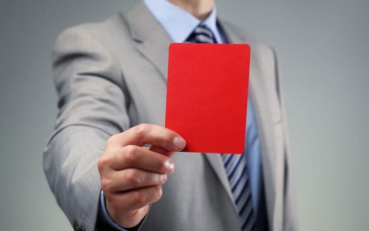 Cómo identificar prácticas indebidas en la emisión de facturas.