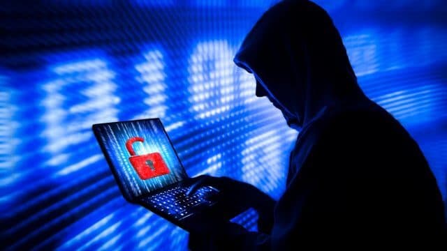 Cómo identificar si te llega un correo falso con remitente SAT.