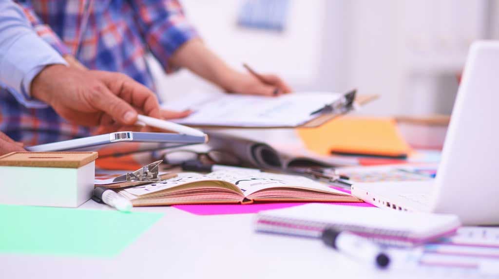 Imagen destacada: Ventajas de controlar la facturación y la contabilidad siendo autónomo