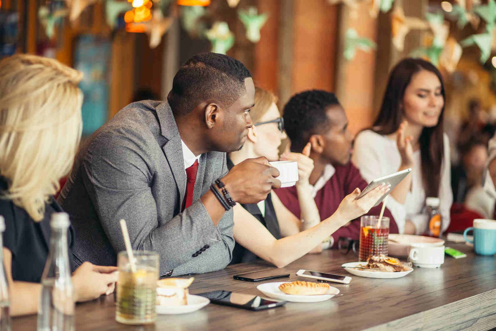 El éxito empresarial: Una platica entre empresarios de la actualidad